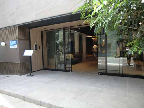 ＋ＳＨＩＦＴ　ＴＳＵＫＩＪＩ エントランス1