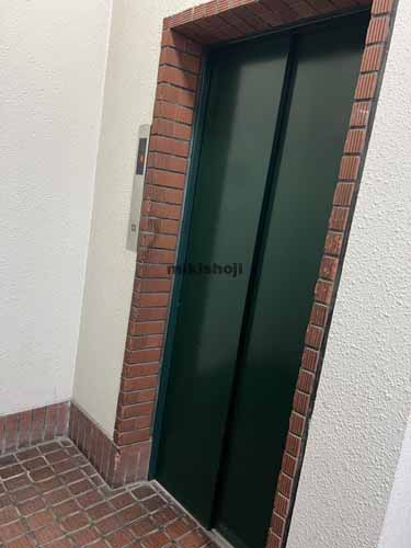 神田神保町の漢陽商事ビル エレベーターホール1