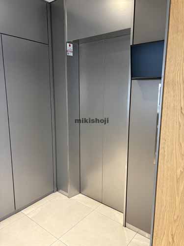 クロスシー秋葉原ビル エレベーターホール1