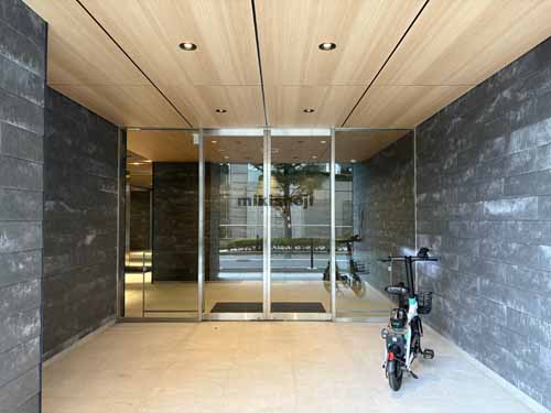 西新宿のＣＩＲＣＬＥＳ西新宿 エントランス1