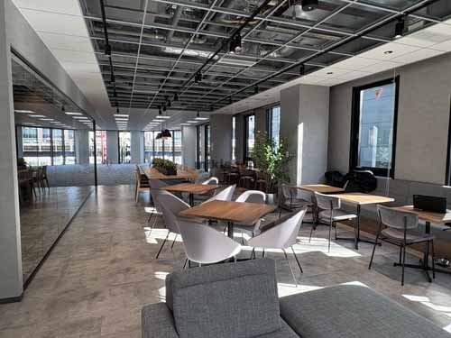 西新宿　ＢＵＳＩＮＥＳＳ　ＣＵＢＥ セットアップ室内1