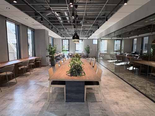 西新宿　ＢＵＳＩＮＥＳＳ　ＣＵＢＥ セットアップ室内2