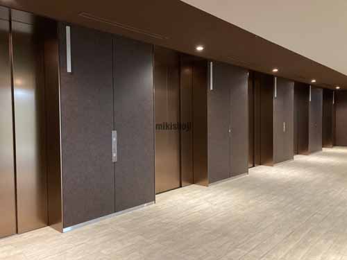 赤坂トラストタワー エレベーターホール1