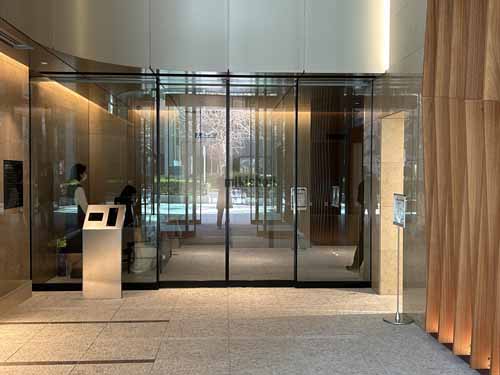 八重洲通フィルテラス エントランス1