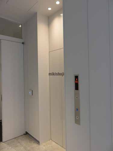 ビクトリノックスアネックスビル エレベーターホール2