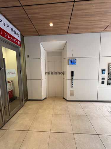 神保町専大通りビル エレベーターホール1