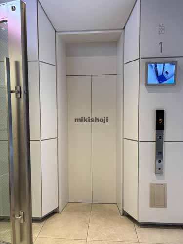 神保町専大通りビル エレベーターホール2