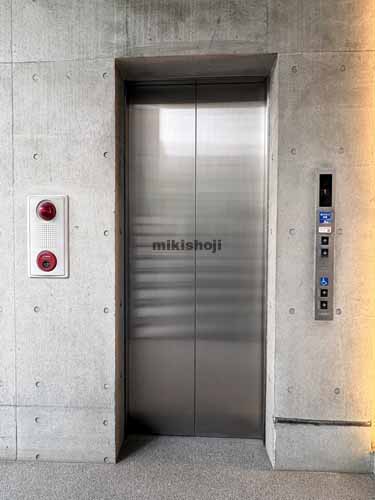 ｄｏｔ．ｊｉｙｕｇａｏｋａ エレベーターホール1