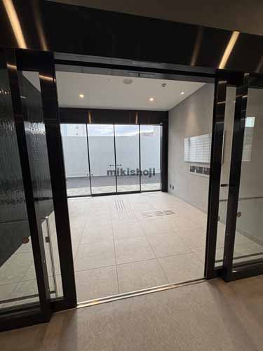 ＫＯＩＬ　ＢＡＳＥ エントランス1