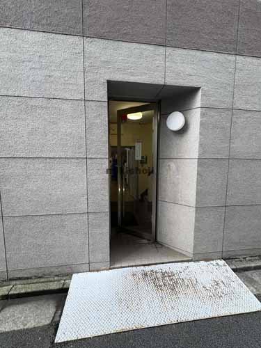 松源ビル エントランス1