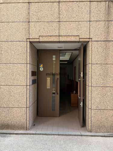 つり人社ビル エントランス1