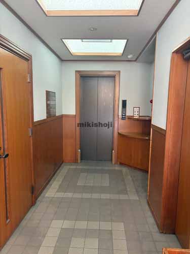 つり人社ビル エレベーターホール1